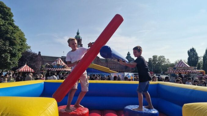 Fünf Tage Spiel und Kreativität in den Reisinger Anlagen in Wiesbaden Fünf Tage Spiel und Kreativität in den Reisinger Anlagen in Wiesbaden