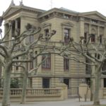 Leseparty in Wiesbaden: Gemeinsames Stilllesen in der Beletage der Villa Clementine