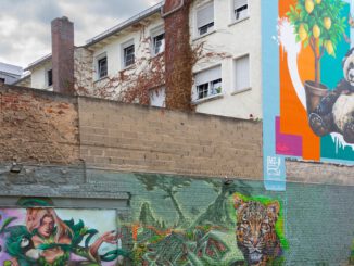 Rüsselsheim richtet temporäre Stadtfläche mit Wandmalereien und Sitzmöbeln an Marktstraße ein
