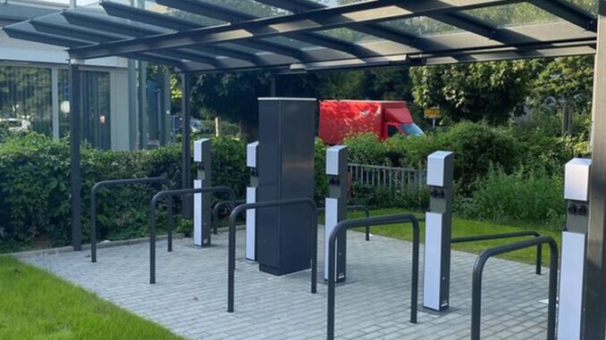 Überdachte Fahrradstation am Elsässer Platz erweitert Angebot des Parkhauses