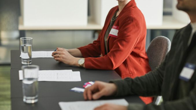 Wahlausschuss entscheidet über Kandidatenlisten für Wiesbadens Kommunalwahl