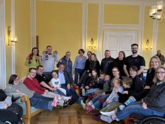 Wiesbaden markiert Welt-Down-Syndrom-Tag 2026 mit Aktion für Inklusion