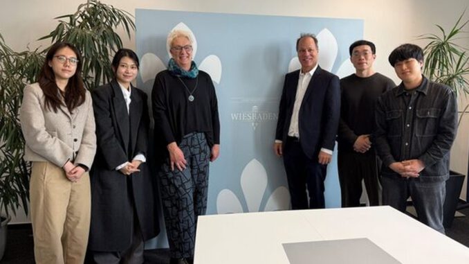 Wiesbaden stellt sein integriertes System zur sozialen Wohnraumversorgung internationalen Gästen vor