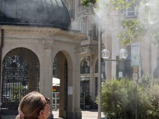 Wiesbaden stellt zwei mobile Sprühnebelanlagen in der Innenstadt auf